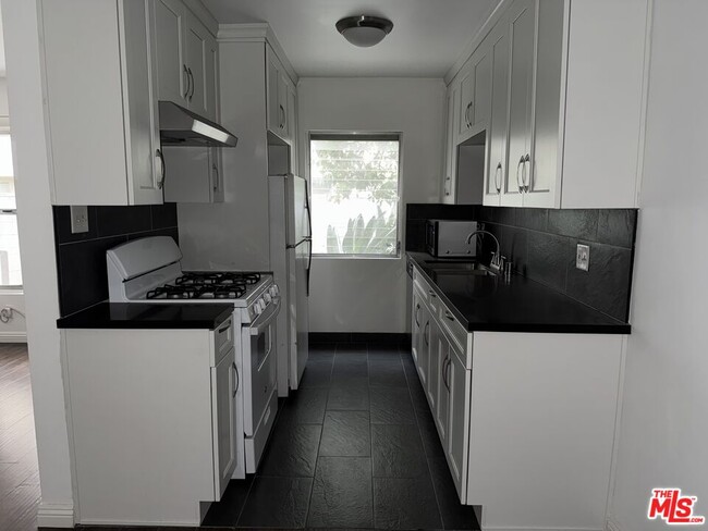 Foto del edificio - 1475 S Wooster St