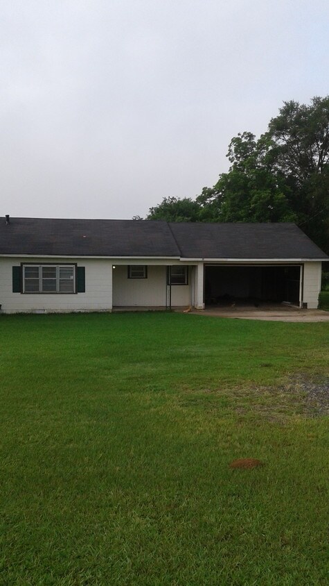 Foto principal - 3 bedroom 2 bath / Free lawn service!!
