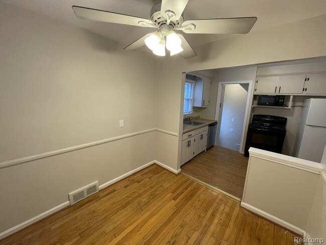 Building Photo - 3351 Garden Ave