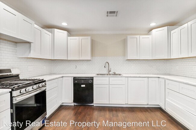 Foto del edificio - 4 br, 2.5 bath House - 209 Woodvale Avenue