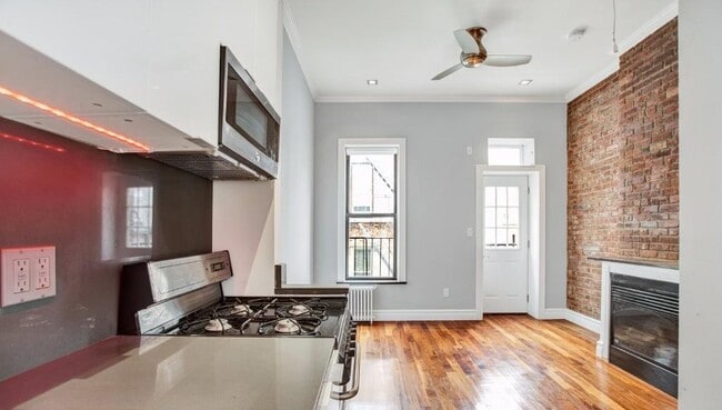 Building Photo - 53 Leroy St