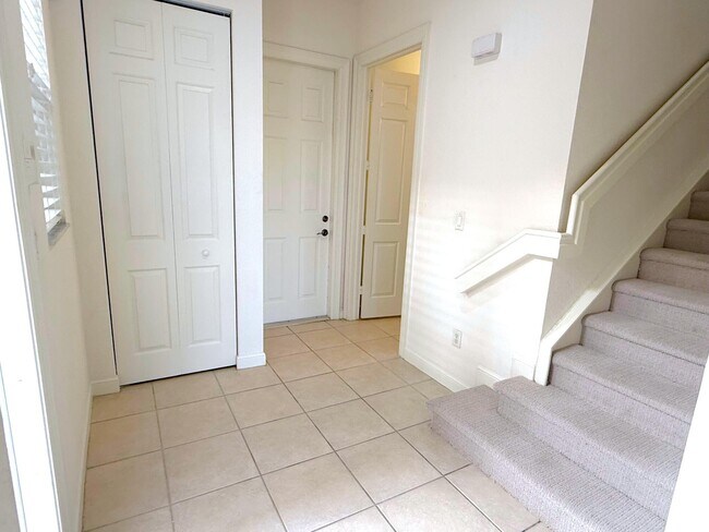 Foto del edificio - 685 Pacific Grove Dr