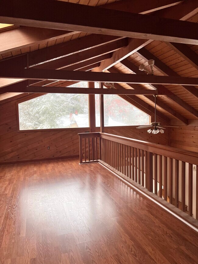 Loft - 150 N Shore Dr