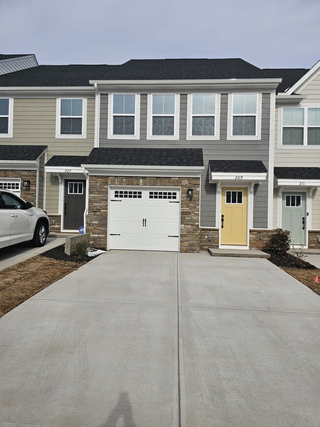 Photo - 209 Lograto Ln Townhome