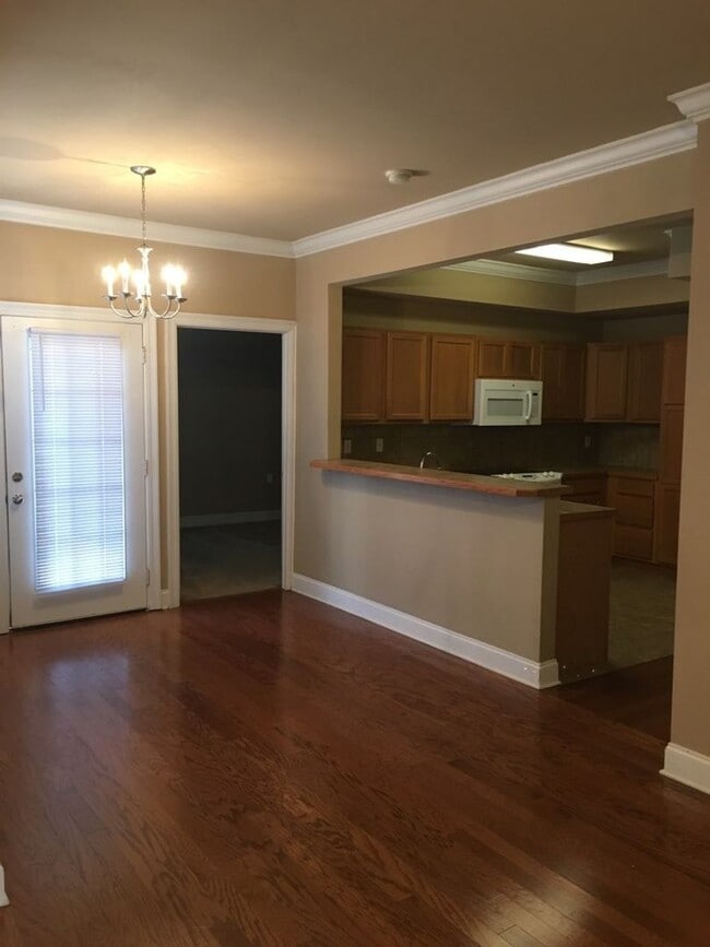 Building Photo - 2 bedroom 2 bath Handicap unit
