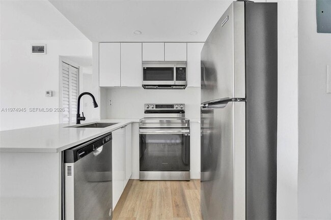 Building Photo - 620 SW 10th St