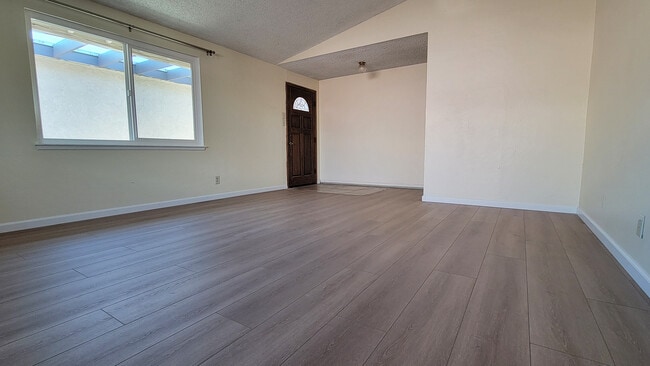 Foto del edificio - 44649 5th St E