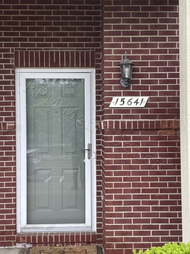 Building Photo - 15641 Stone Crossing Dr