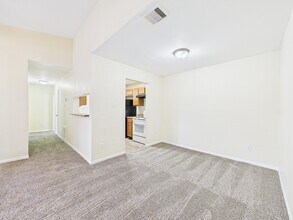 Building Photo - 12642 Ashford Meadow Dr