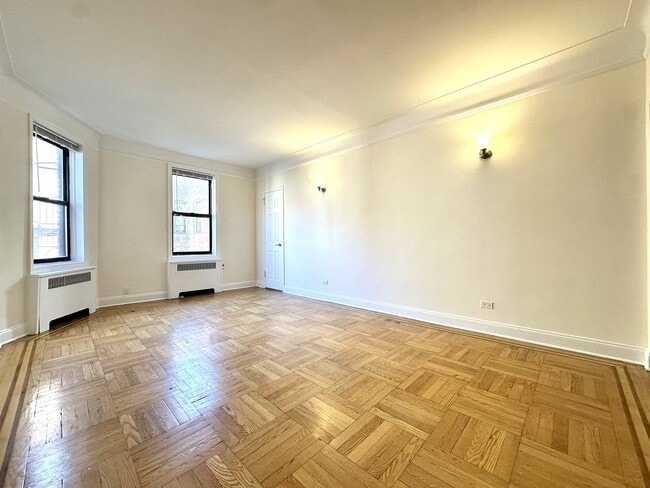 Building Photo - 615 W 172nd St
