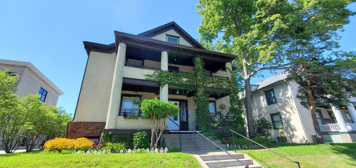 2224 Emerson Avenue South Apartments in Minneapolis, MN