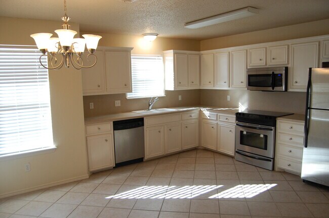 Foto del edificio - Great Updated 3/2/1 - Easy Access to Loop 289