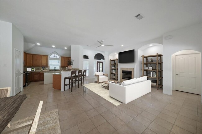 Building Photo - 9052 Grand Lake Estates Dr