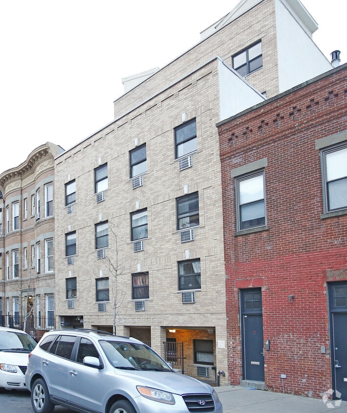 Building Photo - 528 Bergen St