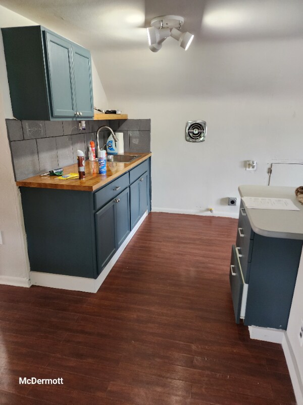 Foto del edificio - 155 N Ridge Rd