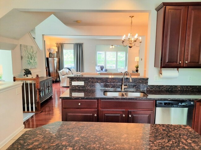 Building Photo - 4 bedroom end unit with garage in Liberty Crossing