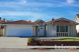 Building Photo - 2607 Orchid St