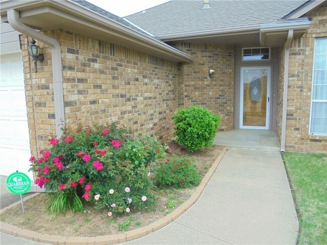 Building Photo - 1206 Windsor Pl