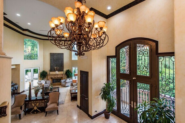 Building Photo - 1441 Robmar Dr