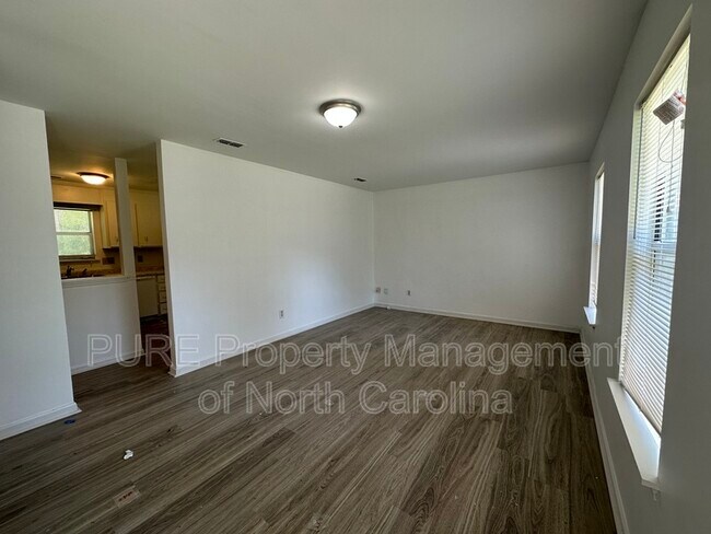 Foto del edificio - 6001 Charred Pine Cir