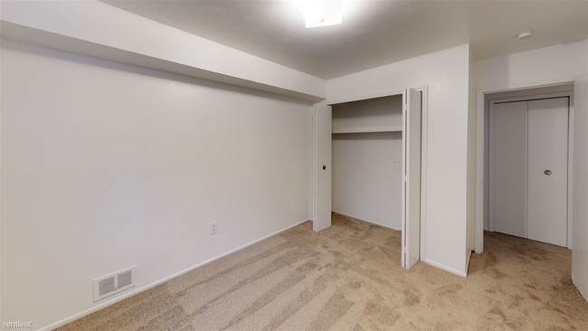 Building Photo - 1 br, 1 bath Apartment - 725 Green Rd Apt 511