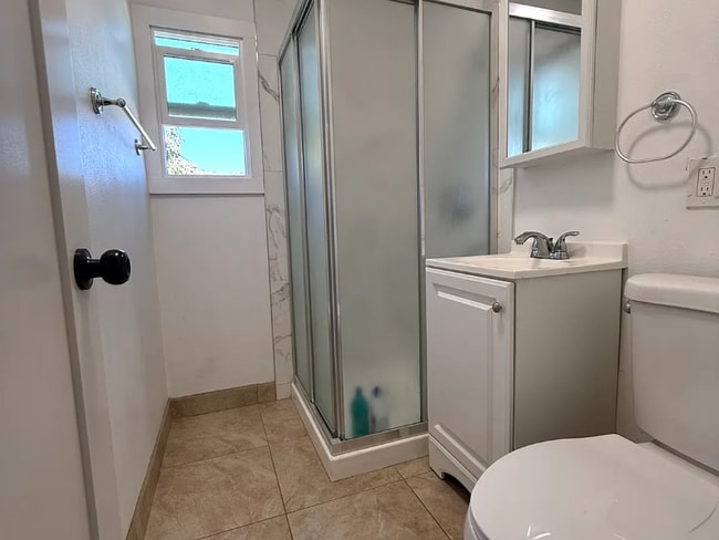 Building Photo - 439 S Evergreen Ave