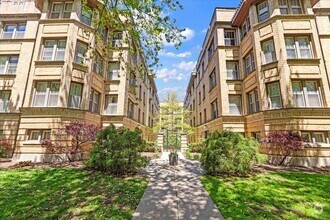 Building Photo - 1360 W Greenleaf Ave
