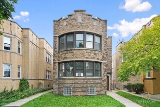 Building Photo - 6738 N Rockwell St