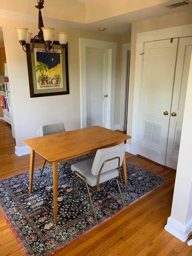dining room - 1028 Saint Charles Ave. NE Apt. # 7