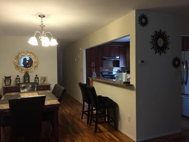 Foto del edificio - 1489 E 71st St