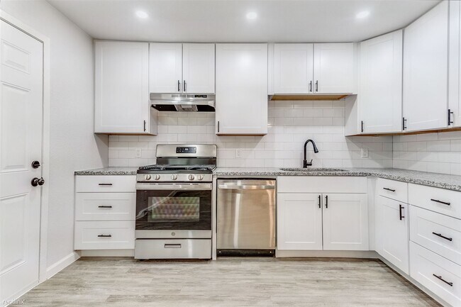 Foto del edificio - 4 br, 1.5 bath House - 1814 Burke Dr