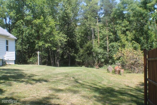 Building Photo - 2 br, 1 bath House - 2444 E Lake Lansing Rd