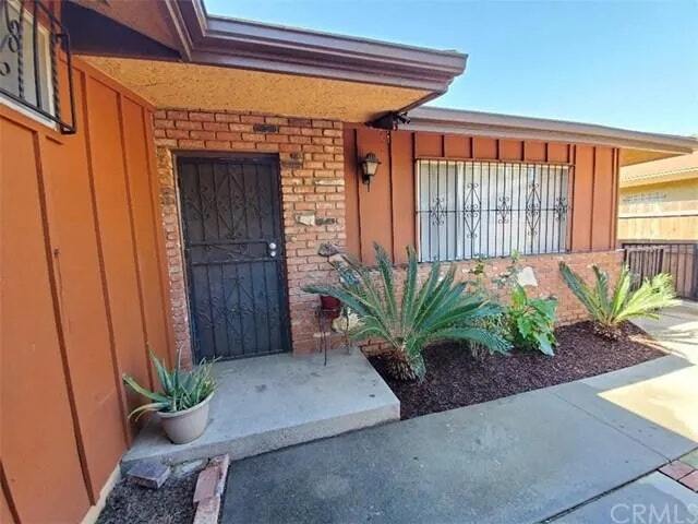 Primary Photo - 2037 Lime Ave