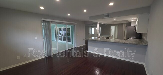 Foto del edificio - 3184 62nd Way N