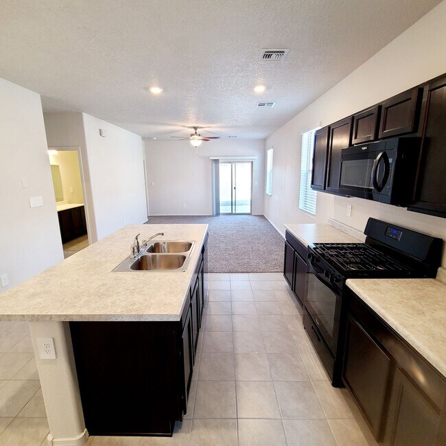 Foto del edificio - 3 bed 2 bath home in Huning Ranch