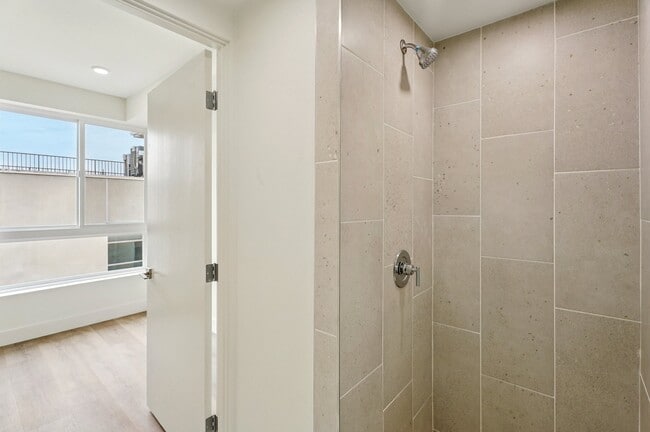 Building Photo - 7050 Hawthorn – Coliving + Traditional Units