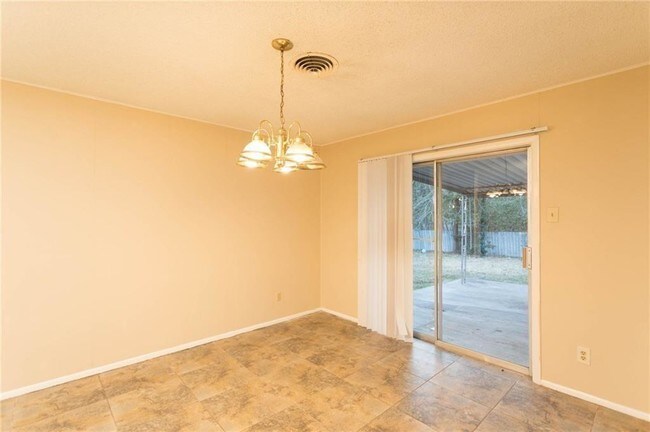 Building Photo - 709 Wyche Dr