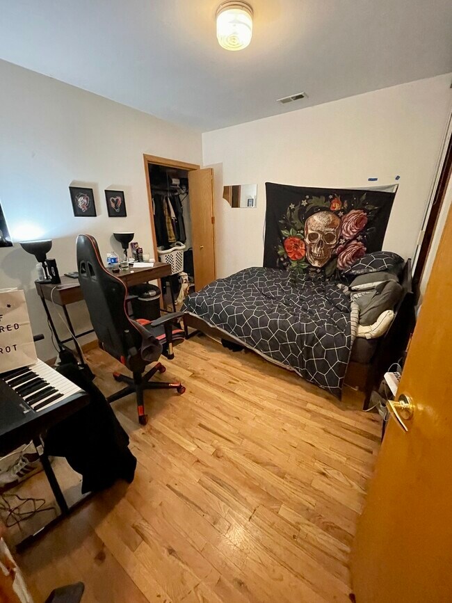 Foto del edificio - 865 W Buckingham Pl