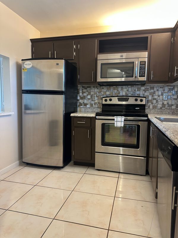 Building Photo - 9355 SW 8th St