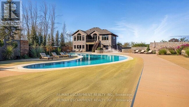 Photo du bâtiment - 580 Patterson Rd