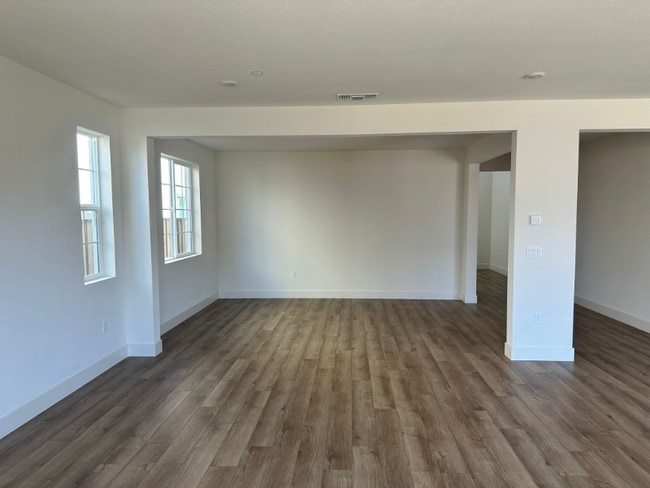 Foto del edificio - 5377 Kusnick Ave