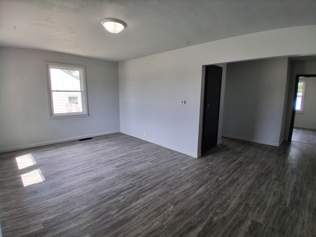 Building Photo - 1497 E Fairchild St
