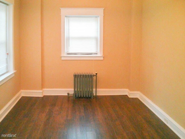 Building Photo - 144 W Allens Ln