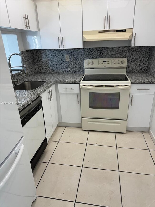 Foto del edificio - 11790 SW 18th St