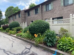 Building Photo - 104 Georgetown Ln