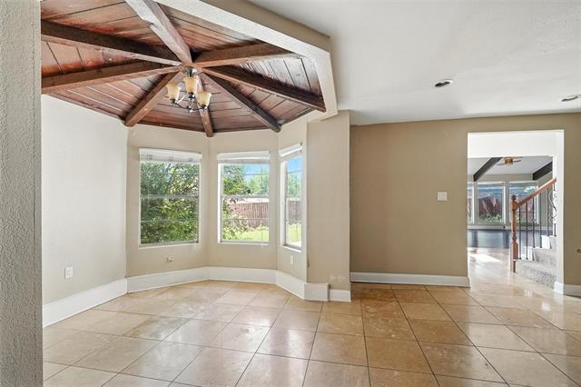 Building Photo - 2411 Meadow Creek Dr
