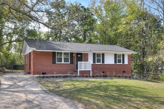 Foto del edificio - 3416 Kensington Dr N