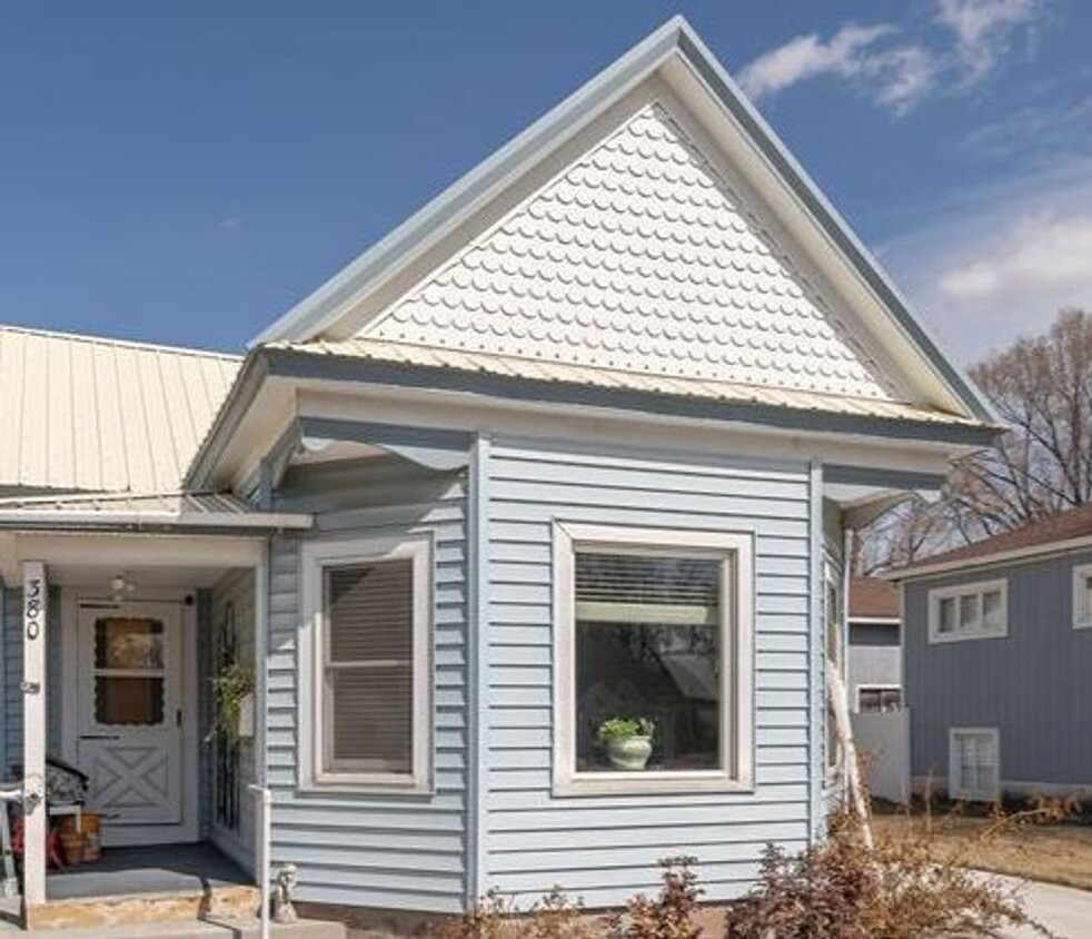 Foto principal - 2 Bedroom Home located Downtown Idaho Falls!