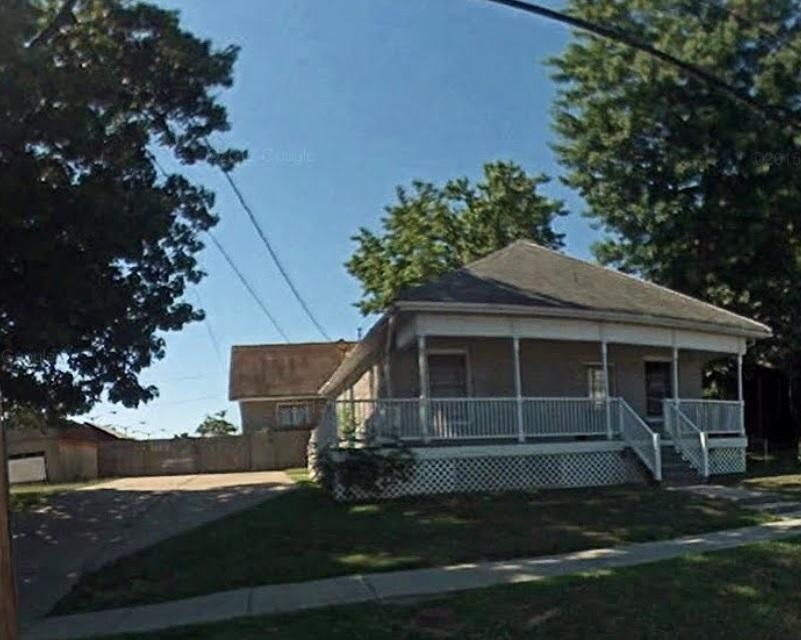 Primary Photo - 205 W Cherry