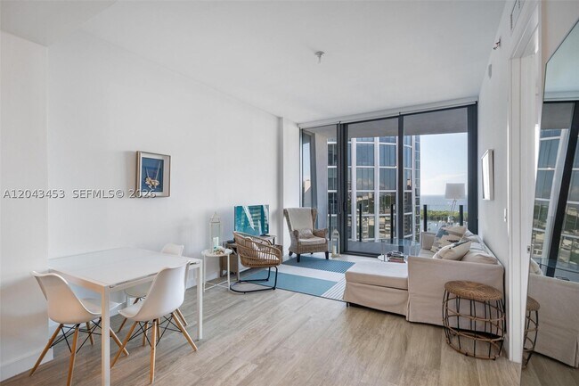 Foto del edificio - 2831 S Bayshore Dr